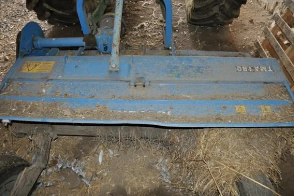 2#7012 Attrezzatura agricola
