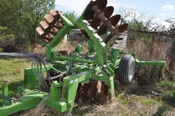 2#7012 Attrezzatura agricola