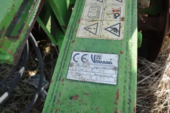 2#7012 Attrezzatura agricola