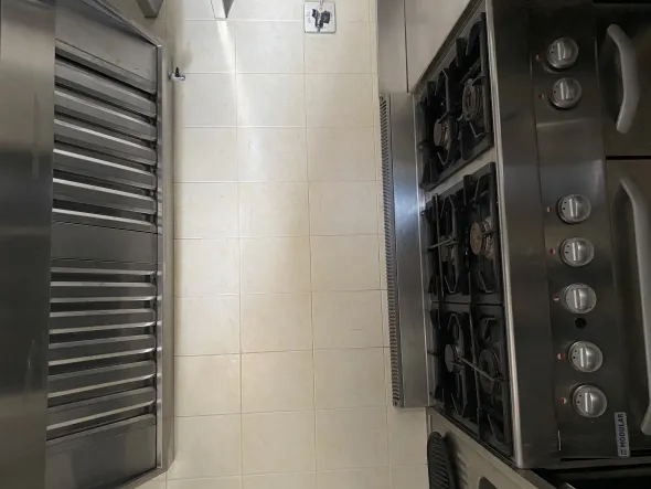 ATTREZZATURA BAR TAVOLA CALDA