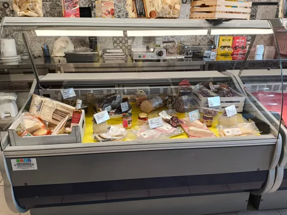 attrezzatura comleta per attività alimentare