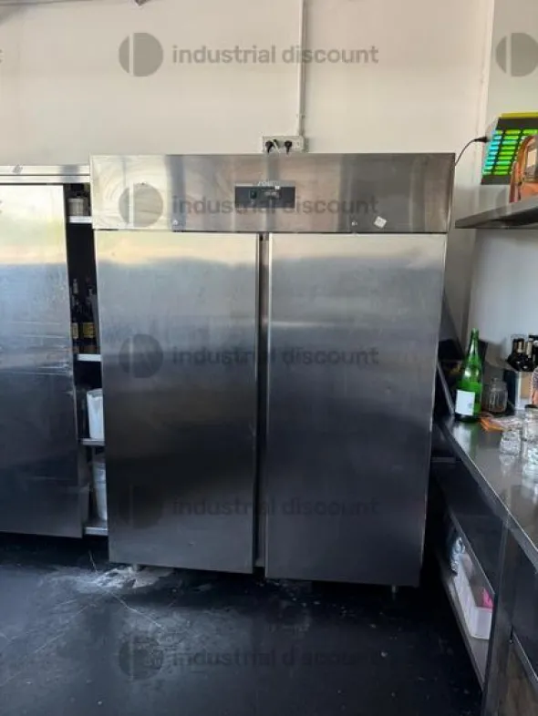 2#9447 Attrezzatura da cucina professionale