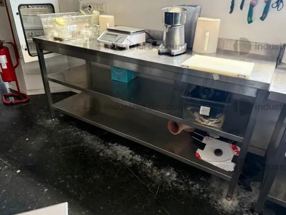 2#9447 Attrezzatura da cucina professionale