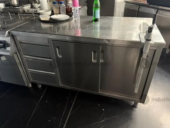 2#9447 Attrezzatura da cucina professionale