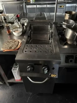 2#9447 Attrezzatura da cucina professionale