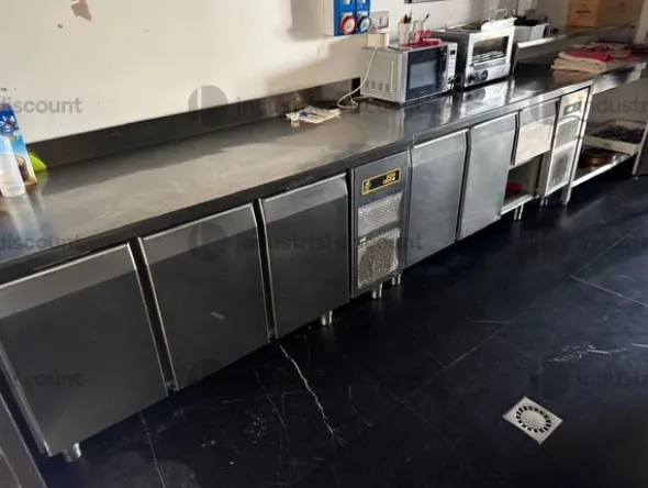 2#9447 Attrezzatura da cucina professionale
