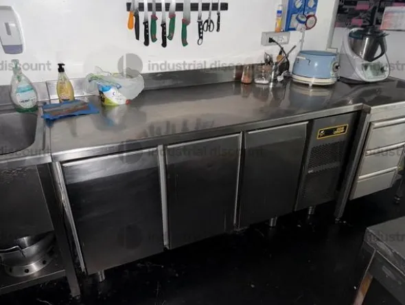 2#9447 Attrezzatura da cucina professionale