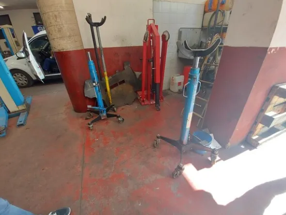 1#6762 Attrezzatura da officina e ufficio