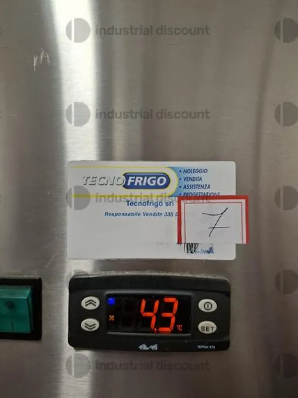 1#9937 Attrezzatura e arredi per bar