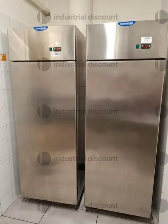 1#9937 Attrezzatura e arredi per bar