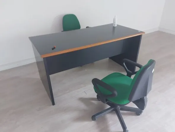 1#8353 Attrezzatura edile e mobili da ufficio