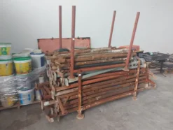 1#8353 Attrezzatura edile e mobili da ufficio