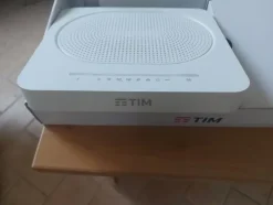 2#7003 Attrezzatura edile e mobili per ufficio