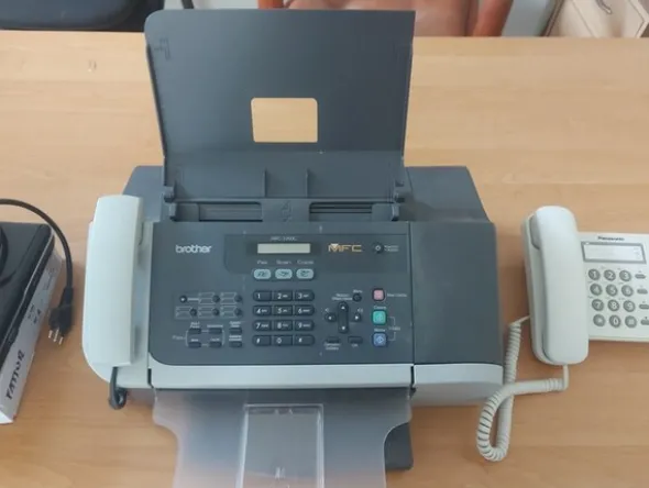 2#7003 Attrezzatura edile e mobili per ufficio
