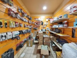 1#8661 Attrezzatura elettronica e arredamento negozio
