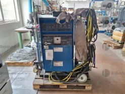 11#10261 Attrezzatura elettronica, meccanica, scaffalature
