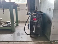 11#10261 Attrezzatura elettronica, meccanica, scaffalature