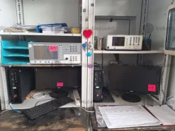11#10261 Attrezzatura elettronica, meccanica, scaffalature