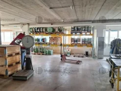 11#10261 Attrezzatura elettronica, meccanica, scaffalature