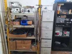 11#10261 Attrezzatura elettronica, meccanica, scaffalature