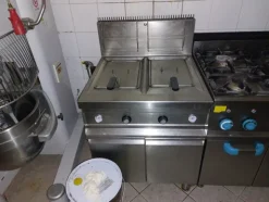 19#8270 Attrezzatura per bar e pasticceria