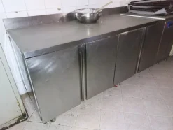 19#8270 Attrezzatura per bar e pasticceria