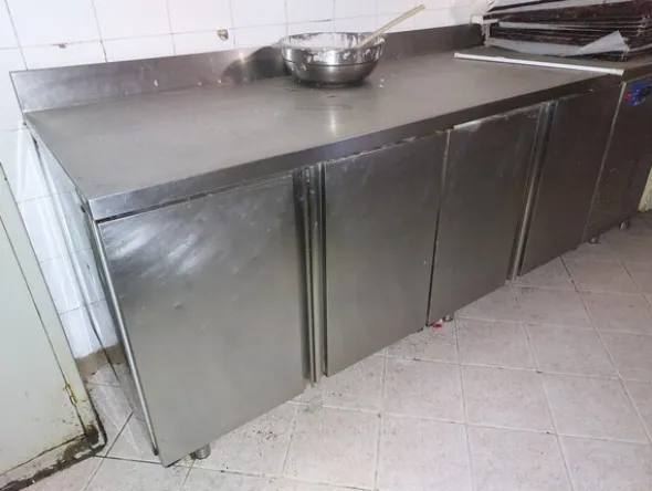 19#8270 Attrezzatura per bar e pasticceria