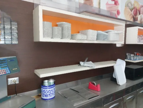 6#8270 Attrezzatura per bar e pasticceria