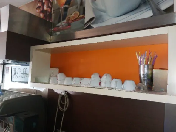 6#8270 Attrezzatura per bar e pasticceria