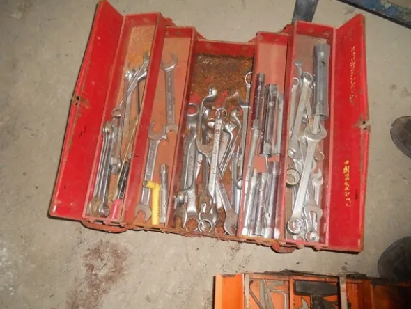 16#7053 Attrezzatura per officina meccanica