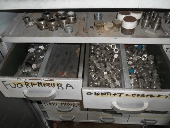 16#7053 Attrezzatura per officina meccanica