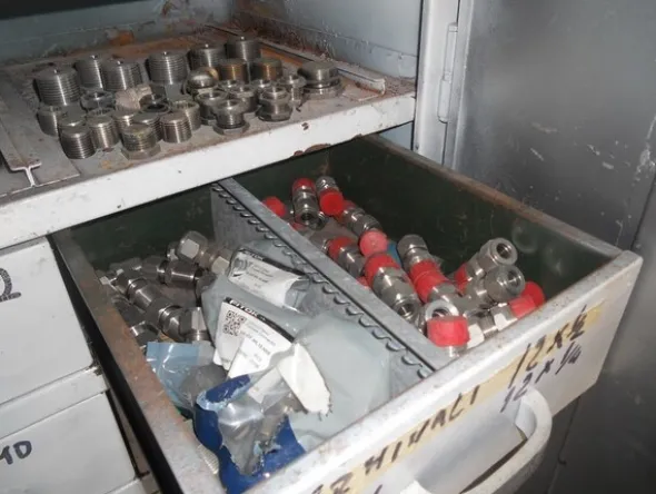16#7053 Attrezzatura per officina meccanica