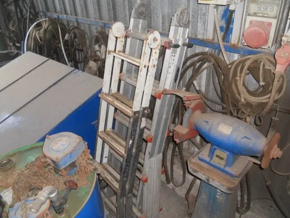 16#7053 Attrezzatura per officina meccanica