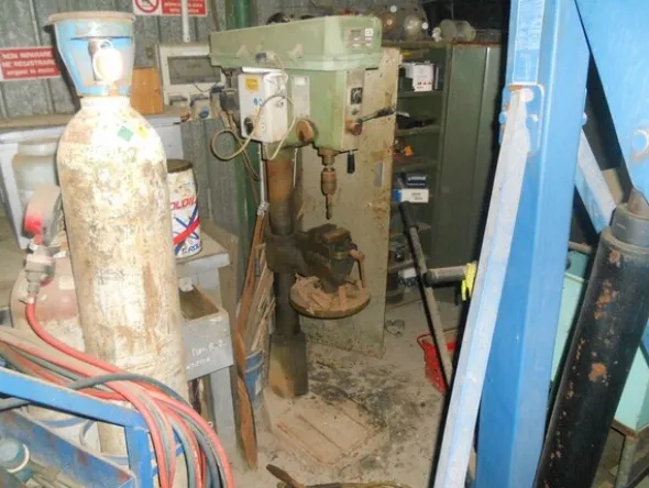 16#7053 Attrezzatura per officina meccanica