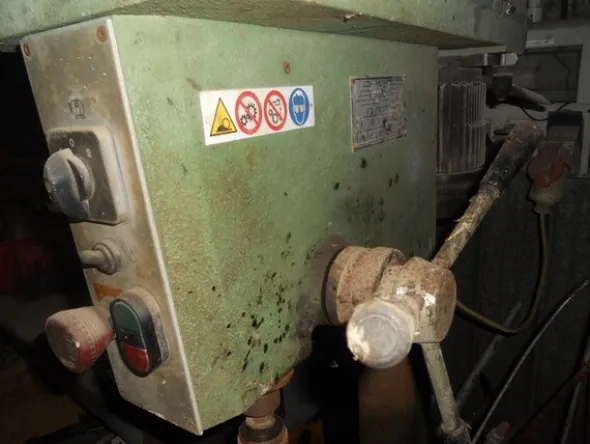16#7053 Attrezzatura per officina meccanica