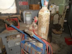 16#7053 Attrezzatura per officina meccanica