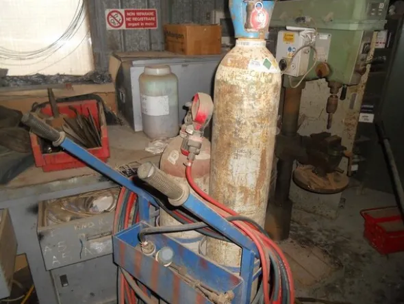 16#7053 Attrezzatura per officina meccanica