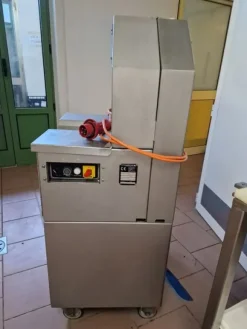 1#8181 Attrezzatura per trasformazione econfezionamento delle carni