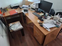 2#9460 Attrezzatura ufficio e magazzino