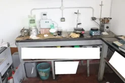 4#7154 Attrezzatura varia per imbottigliamento oli