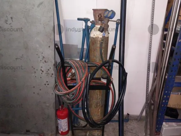 3#9980 Attrezzatura varia per officina
