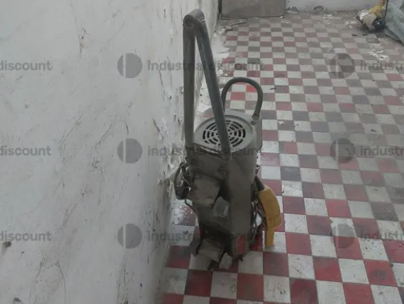 7#10133 Attrezzature da cantiere