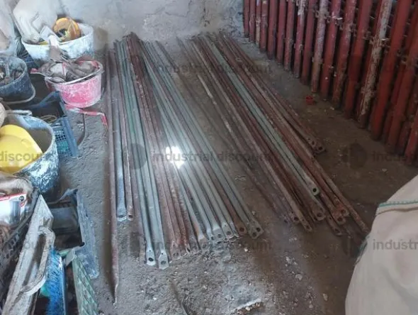 7#10133 Attrezzature da cantiere