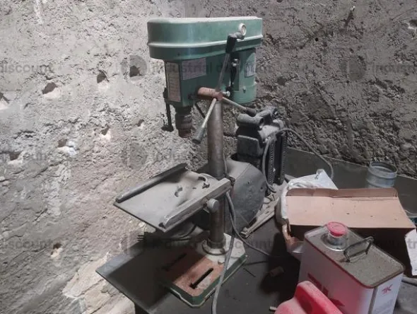 7#10133 Attrezzature da cantiere