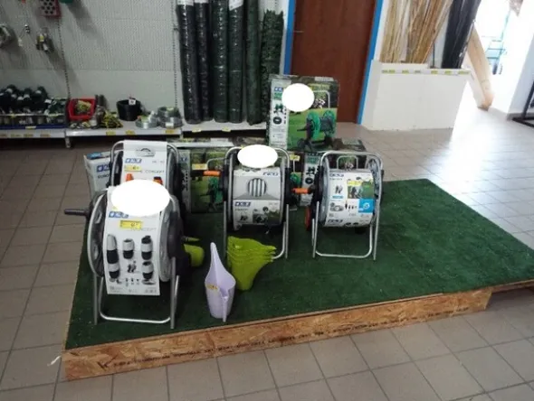 19#5672 Attrezzature e accessori per giardinaggio