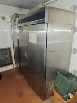 1#8704 Attrezzature ed arredo per ristorazione