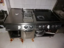 1#8172 Attrezzature ed arredo per ristorazione