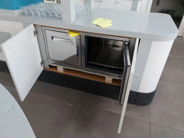 1#8172 Attrezzature ed arredo per ristorazione