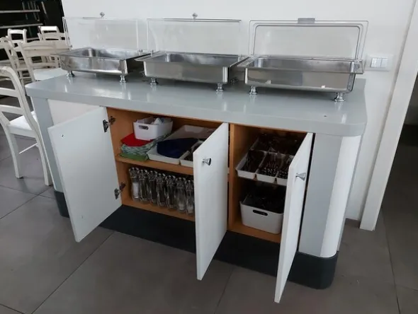 1#8172 Attrezzature ed arredo per ristorazione