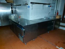 1#8228 Attrezzature ed arredo per ristorazione
